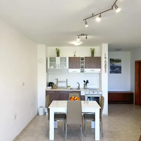 Apartment к-с сън коуст